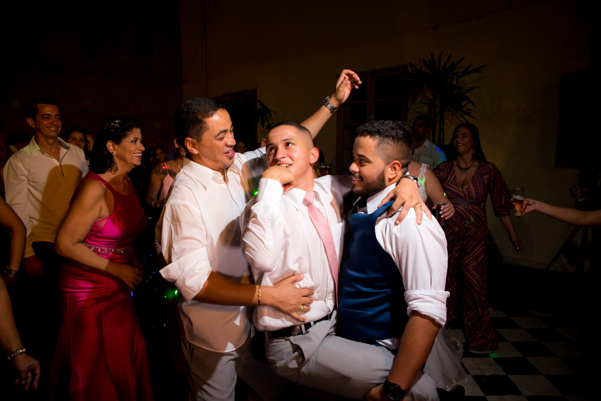 pista de dança animada padrinhos com noivo