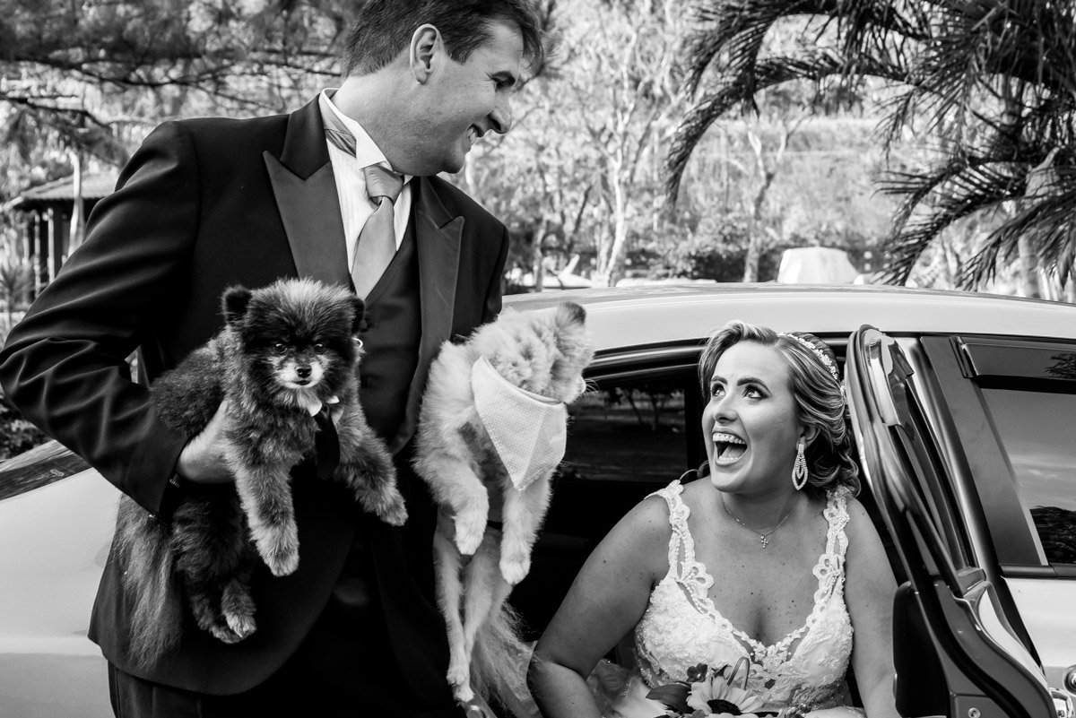 noiva entra com cachorro casamento de dia fotografo fabio doria o melhor do rj