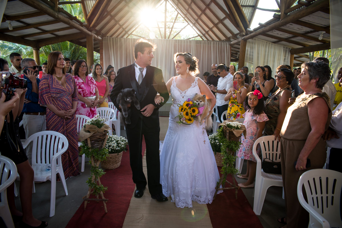 noiva entra com cachorro e pai casamento de dia fotografo de casamento fabio doria o melhor doa rio de janeiro