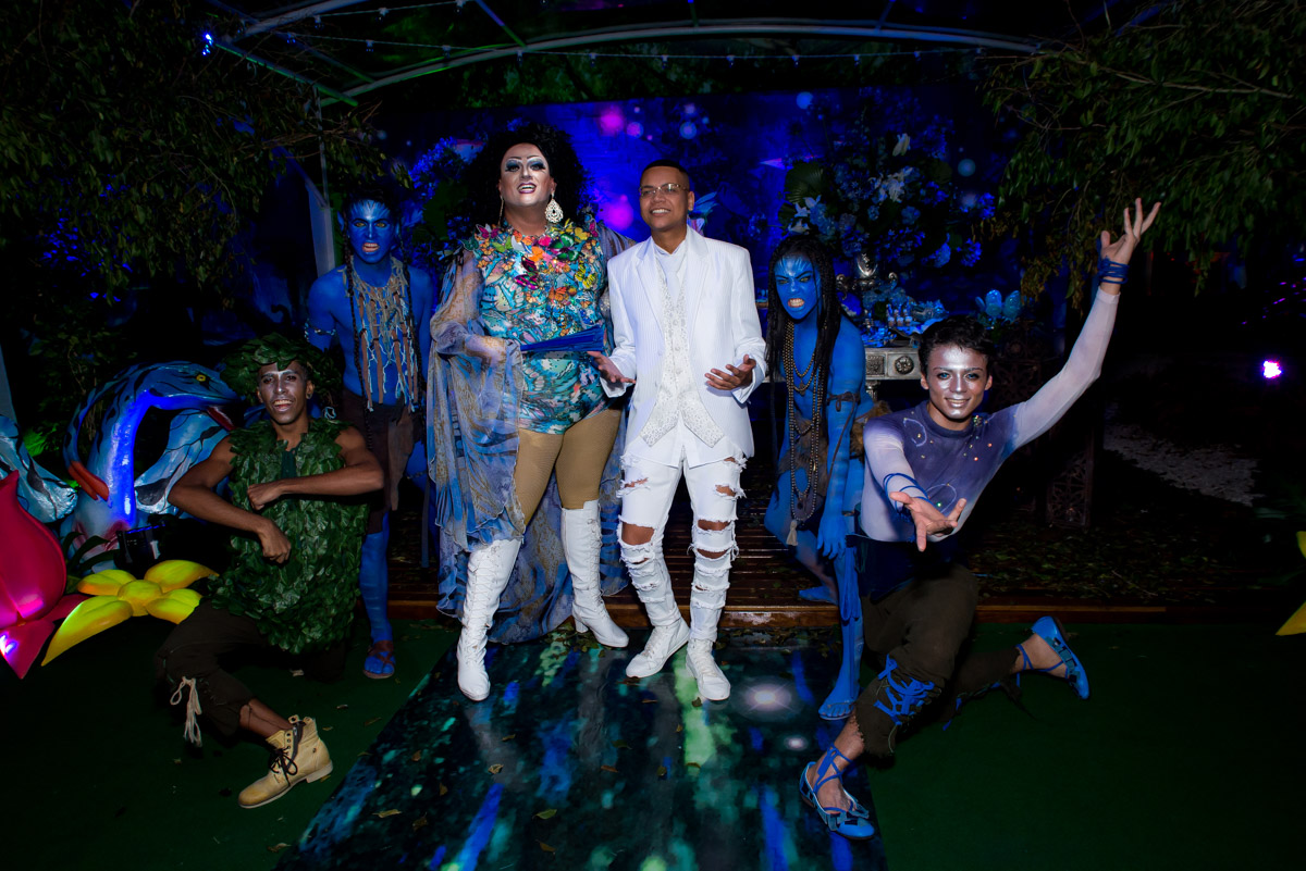 mc duduzinho dançando na festa de aniversário