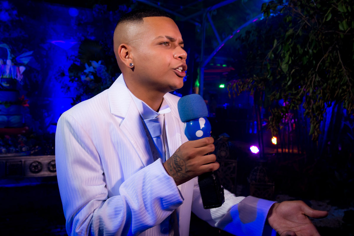 mc duduzinho dando entrevista