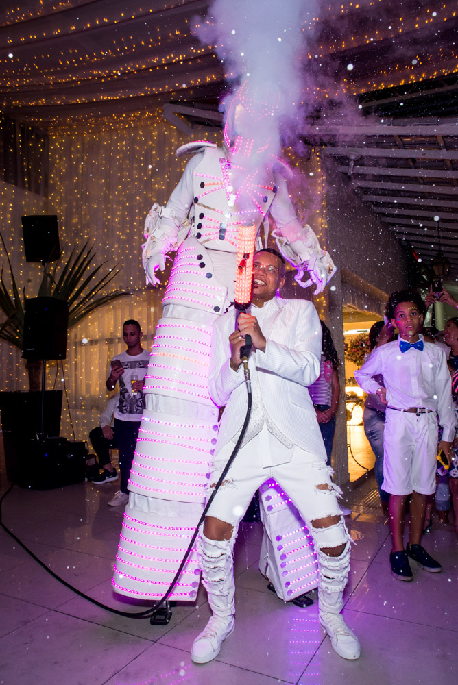 robô led na festa do mc duduzinho