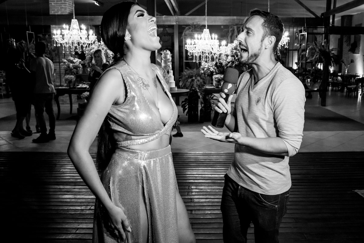 mc pocahontas sendo entrevistada fotografo fabio doria o melhor do rj