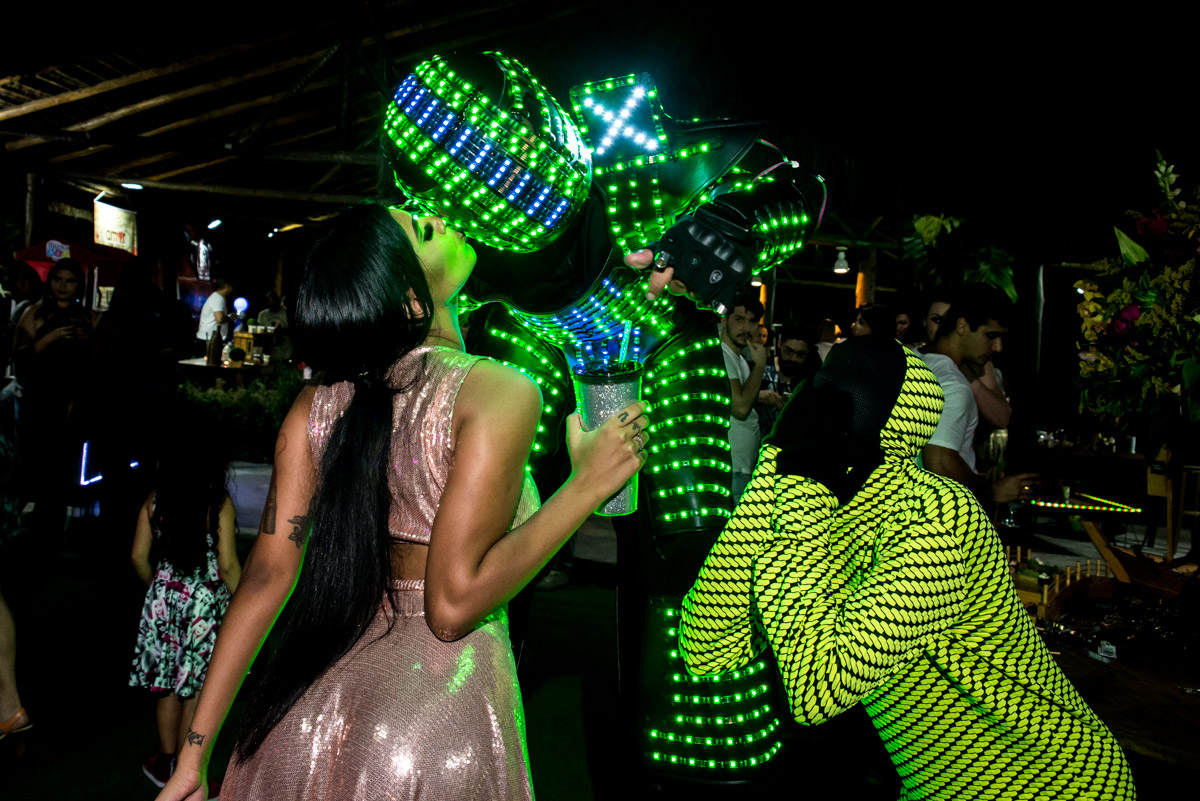 mc pocahontas curtindo com animadores em sua festa de aniversário fotografo fabio doria