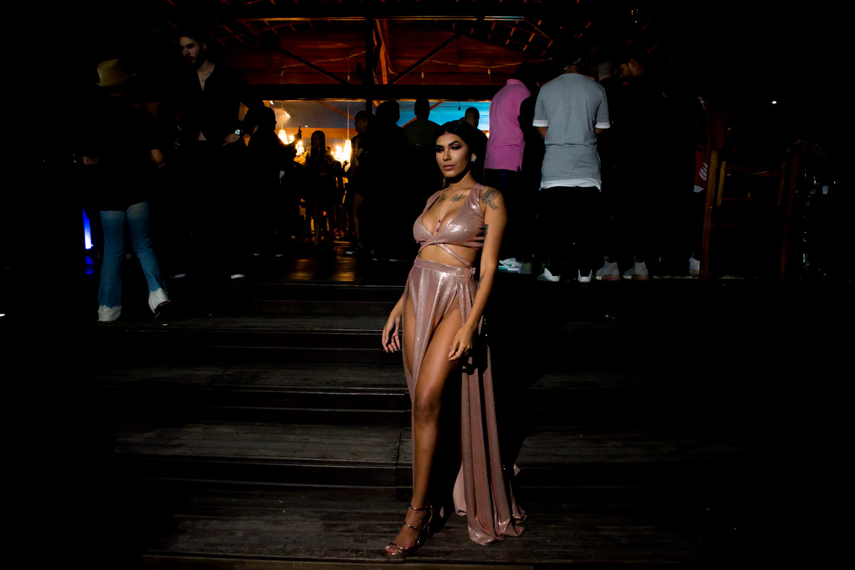 vestido longo e sensual salmão