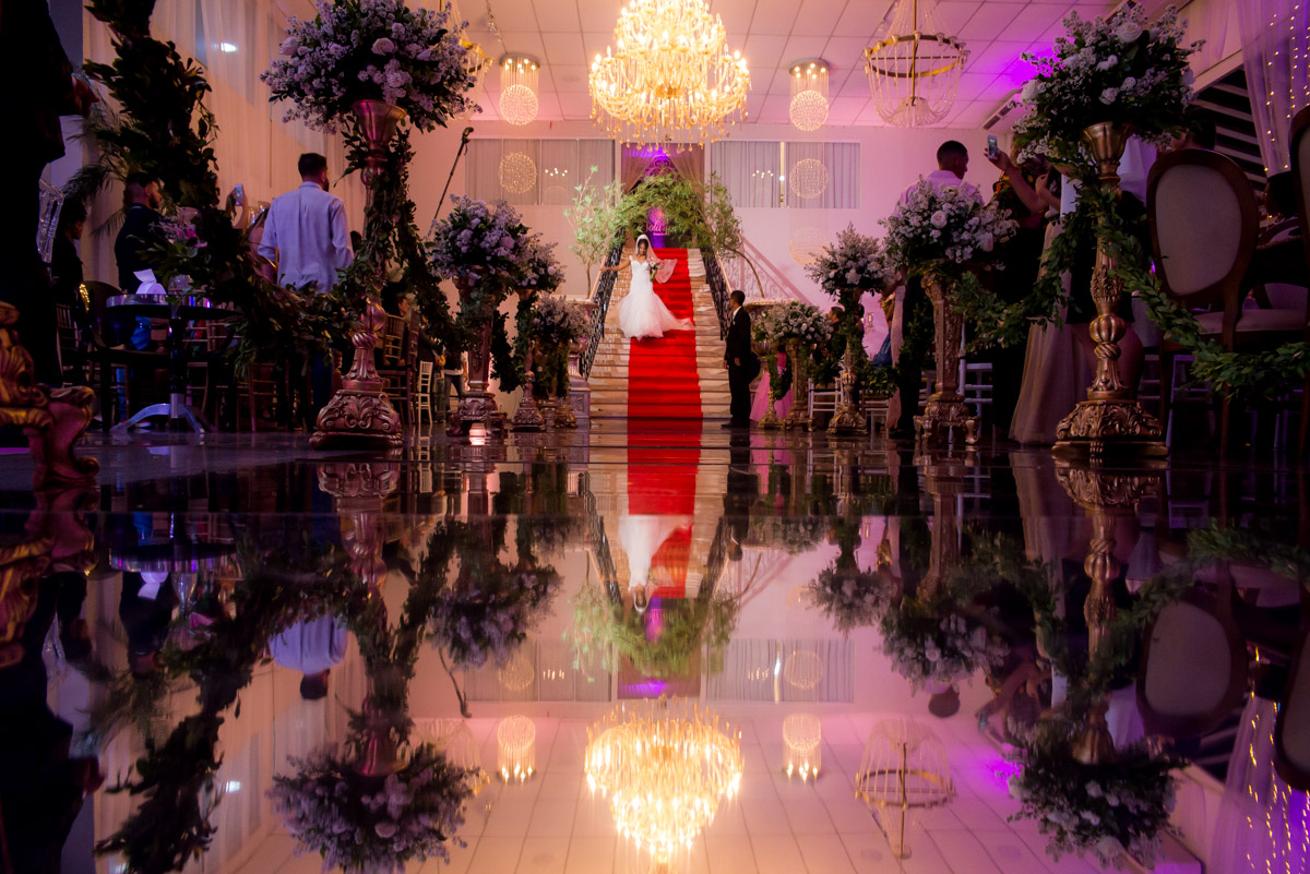 noiva descendo escada chão espelhado fotografo fabio doria o melhor do rio de janeiro