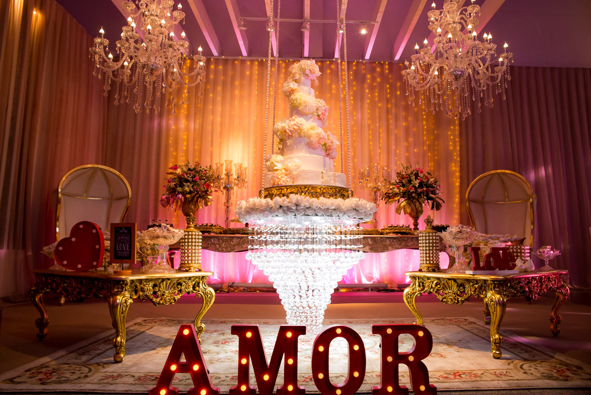 bolo flutuante no salão solarium sofisticação em decoração em bangu fotografo fabio doria
