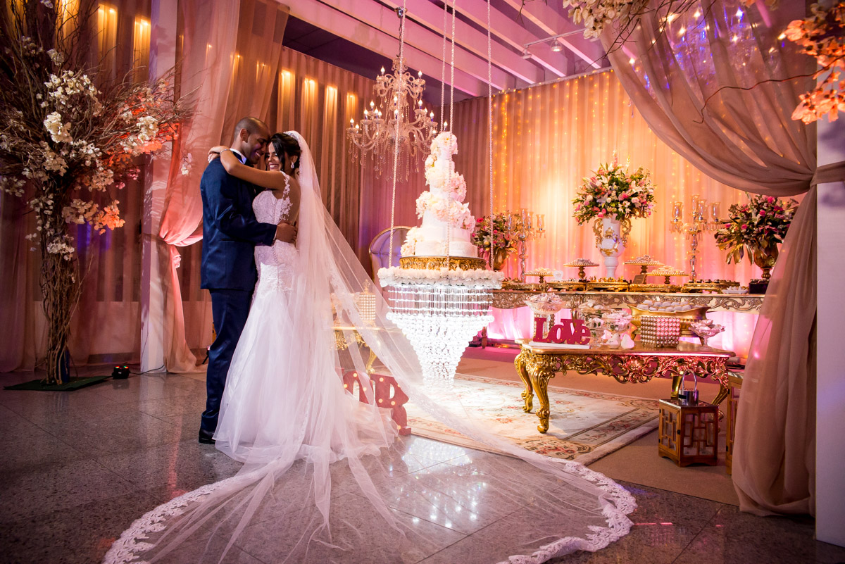 pose para casal se abraçando fotografo fabio doria o melhor do rio de janeiro