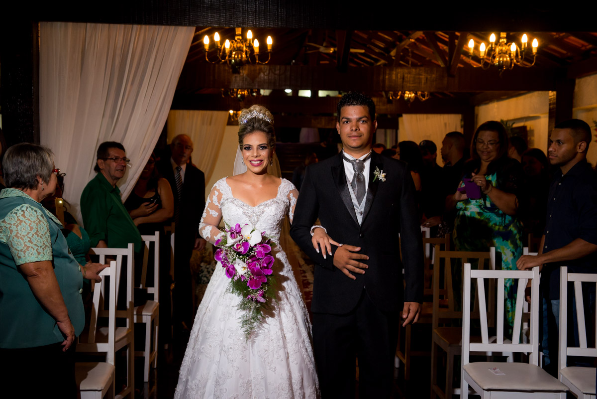 noiva entrando com irmão