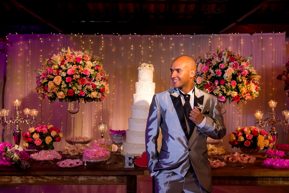 pose do noivo com terno cinza