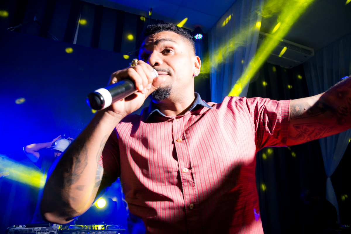 naldo benny cantando na festa de aniversário de 30 anos 