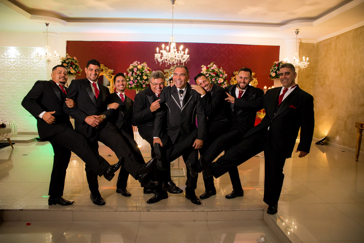 noivo com os padrinhos 