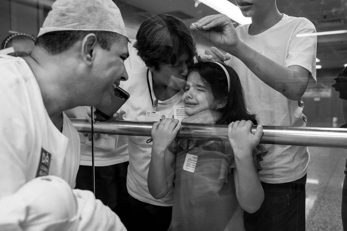 emoção na chegada do irmão 