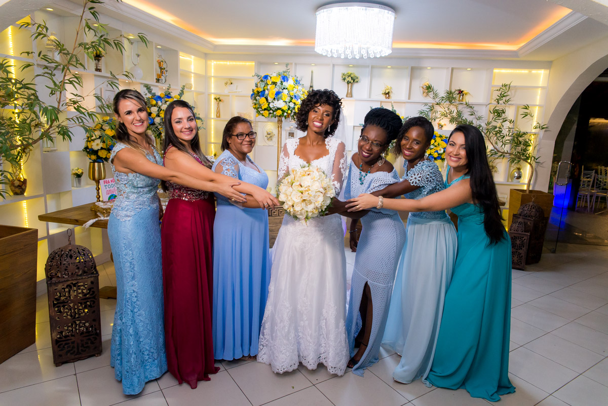 noiva com as madrinhas 