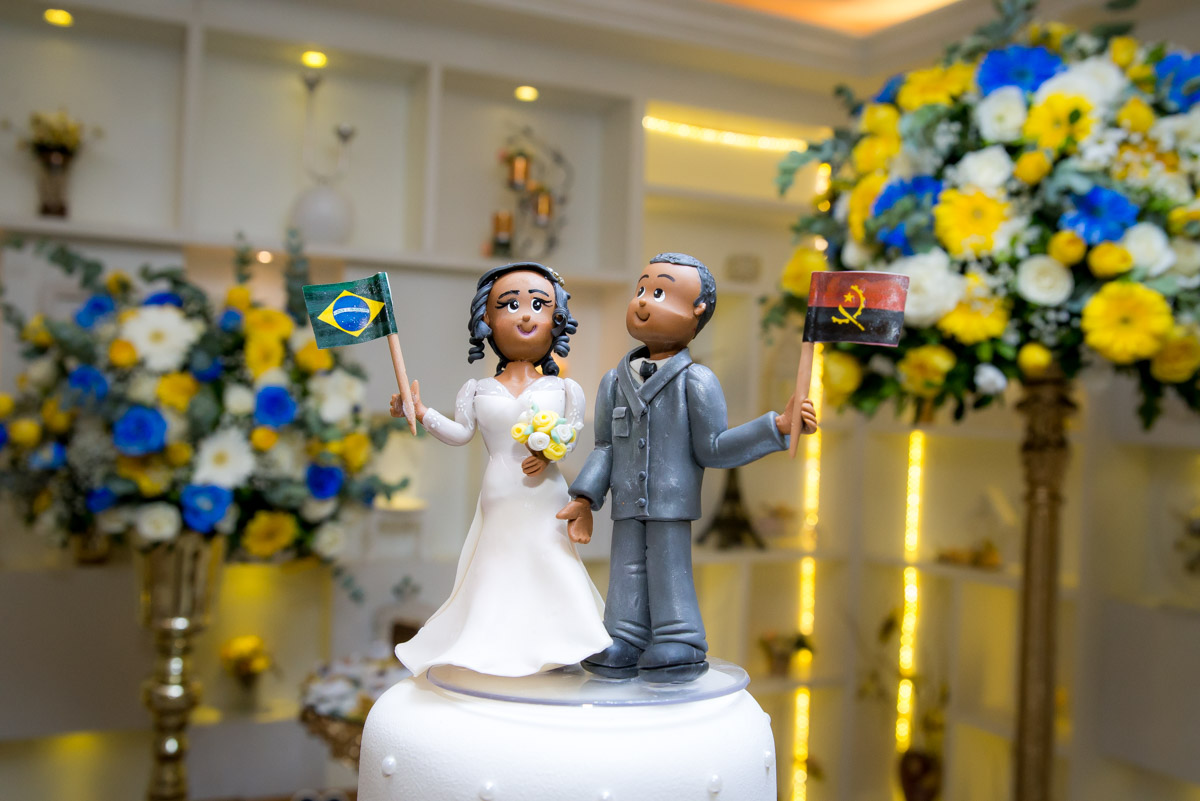 topo do bolo brasileira e angolano