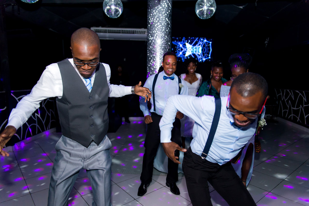 dança angolana em festa de casamento fotógrafo fabio doria 