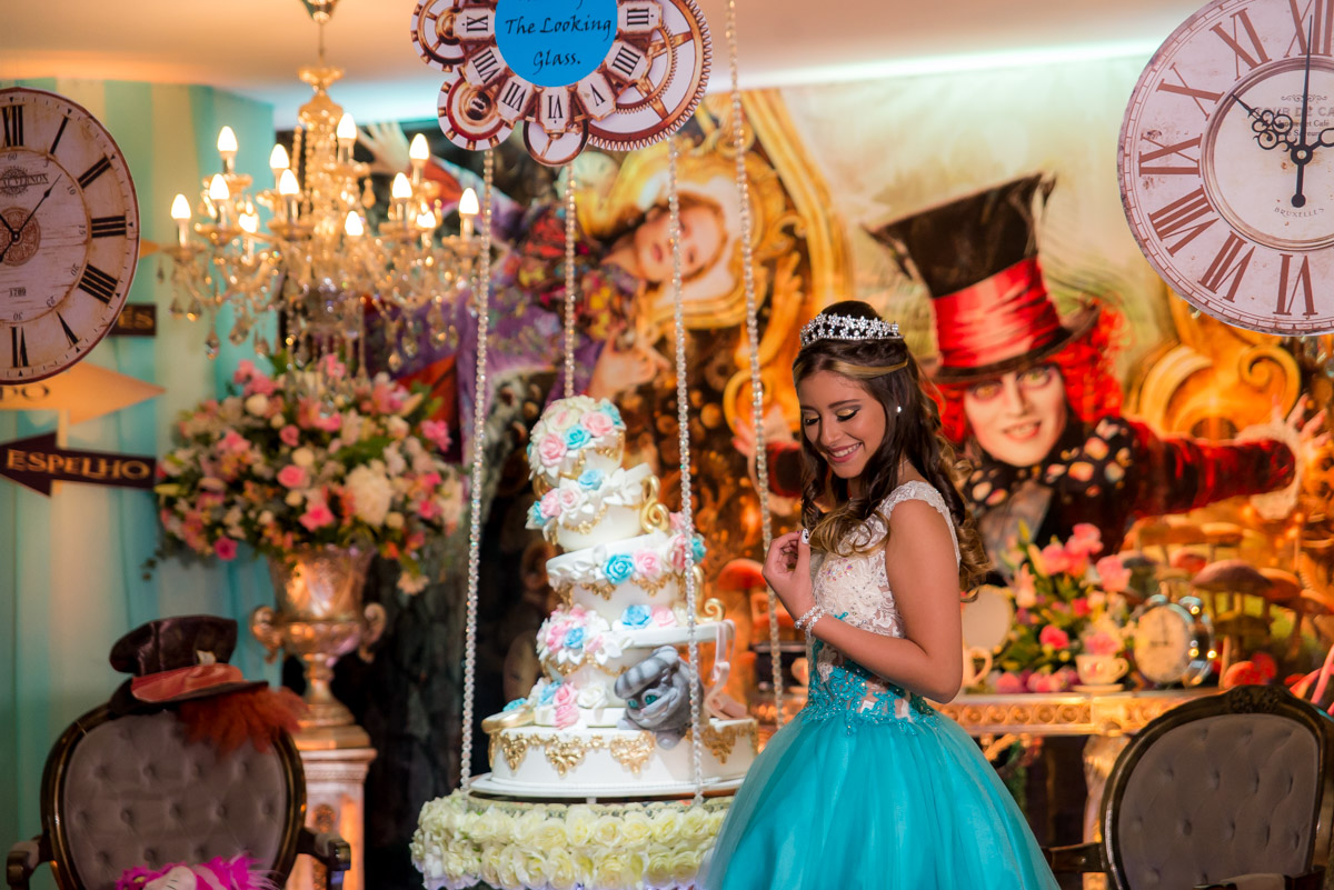 bolo personalizado alice no país das maravilhas para festa de 15 anos fotógrafo fabio doria o melhor de bangu