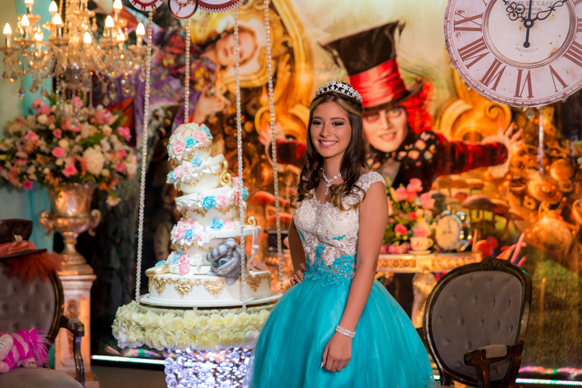 bolo personalizado alice no país das maravilhas para festa de 15 anos fotógrafo fabio doria o melhor do rio de janeiro 