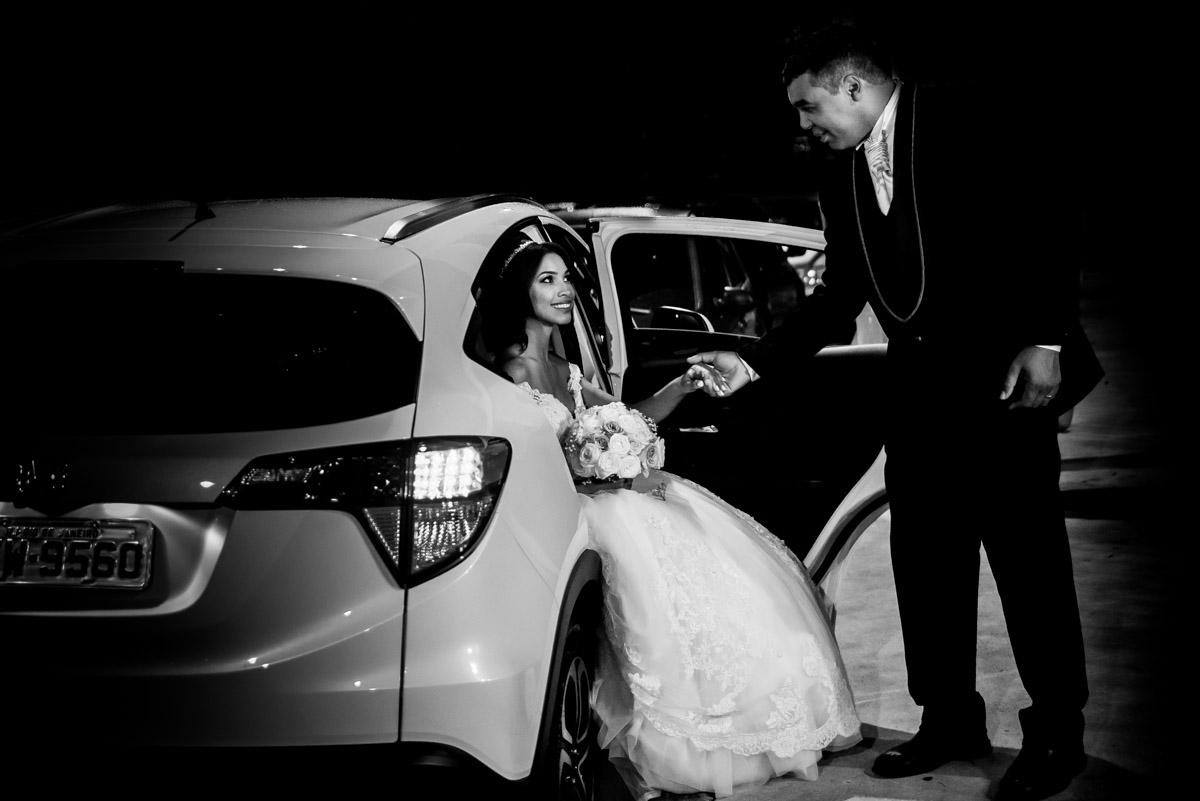 noiva chega de carro e pai a receber 