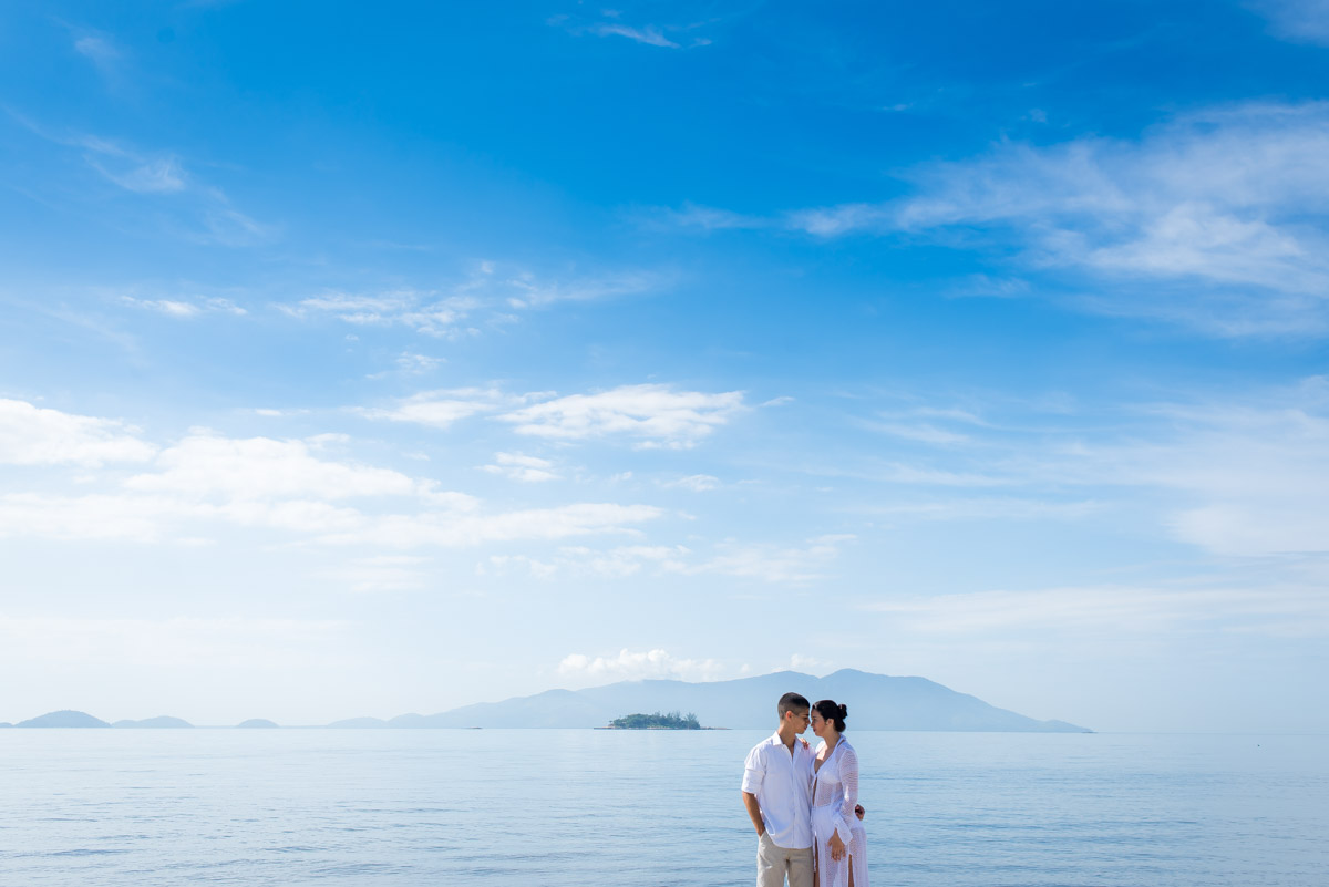 ensaio externo de noivos praia reserva de sahy fotografo fabio doria 