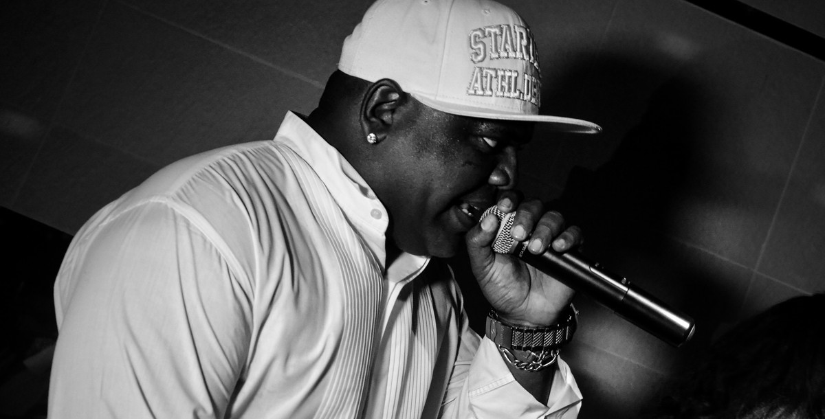 mc marcinho canta na festa da sua filha no salão de festas coliseum com o fotografo fabio doria