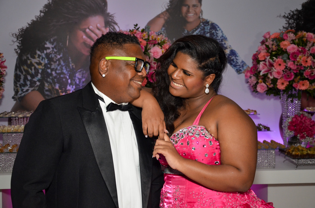 pai e filha em festa de 15 anos com fabio doria fotografo do salão de festas coliseum