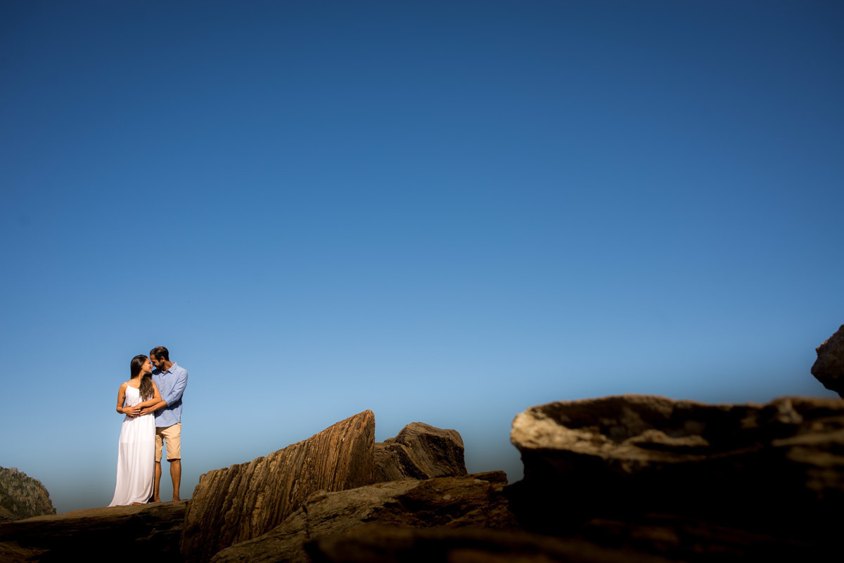 ensaio pré wedding em búzios praia da ferradurinha 