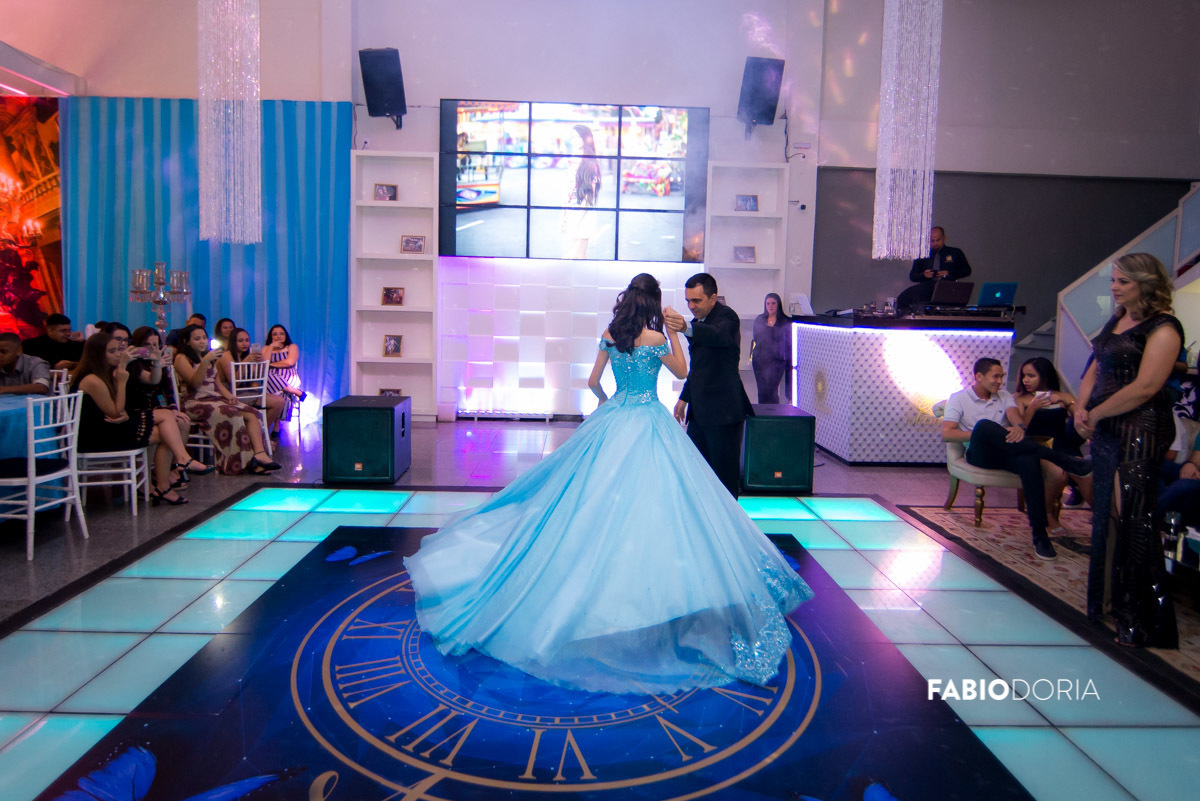 debutante dançando valsa com o pai fotografo fabio doria 