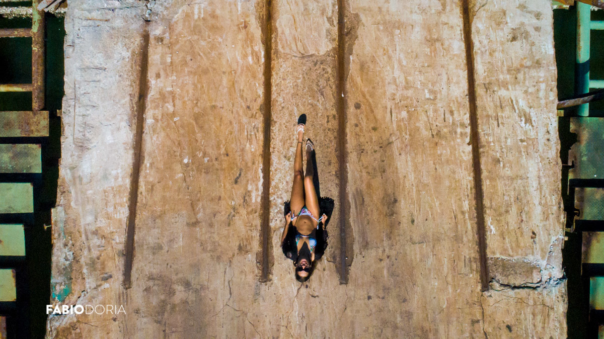 ensaio externo de 15 anos na praia de mangaratiba reserva de sahy 
 com drone fotógrafo fabio doria 