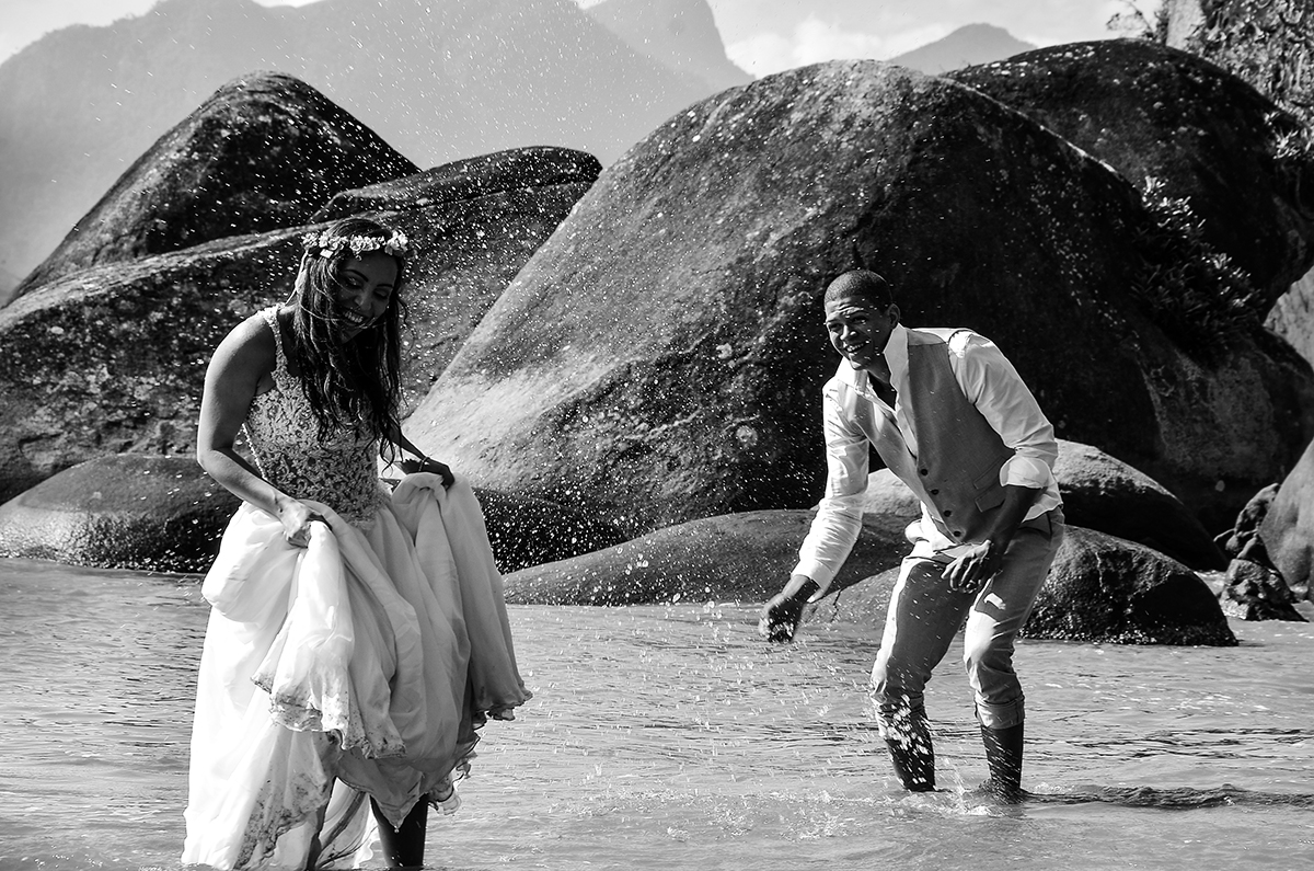 trash the dress na praia condomínio porto real fotografo fabio doria