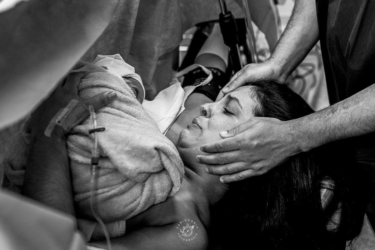 Maternidade São Francisco Niterói a chegada de Emanuel Fotógrafo de parto Fabio Doria o melhor do rio de janeiro e niterói sala de cirurgia de parto