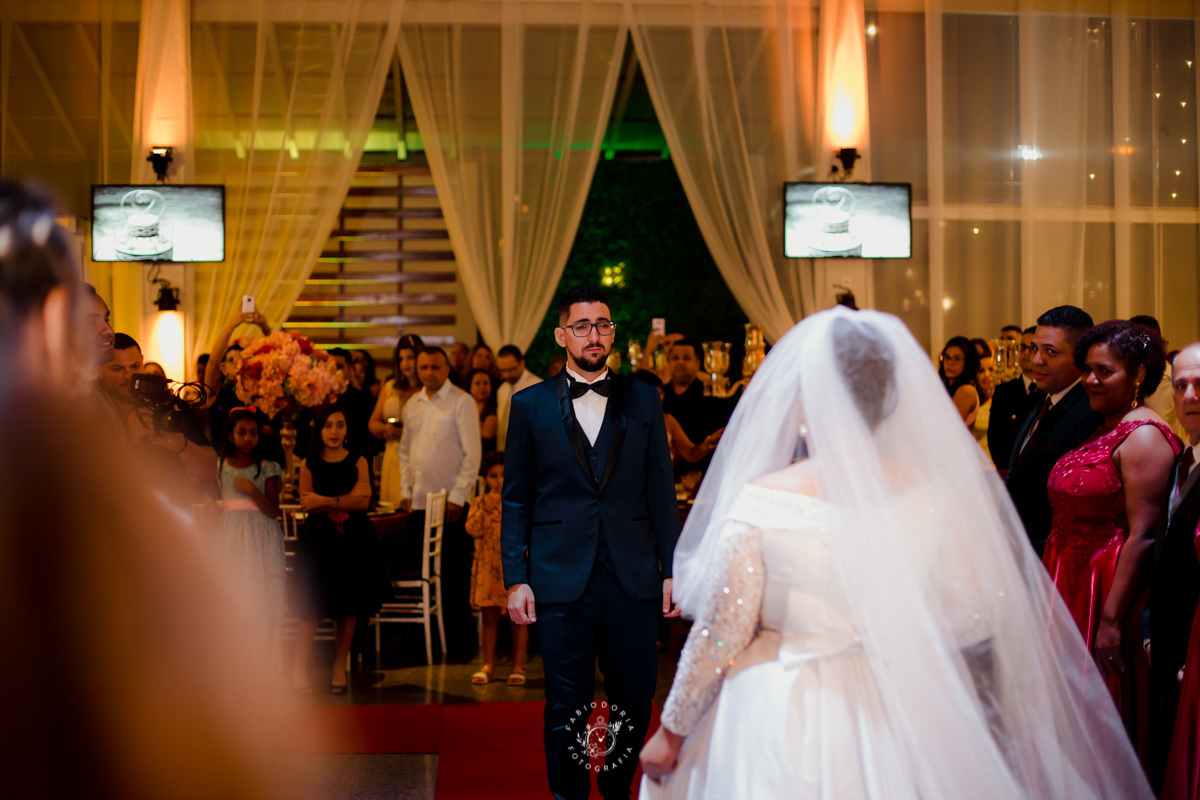 casamento decoração salão solarium em bangu noiva entrando fotógrafo fabio doria o melhor do rio de janeiro noivo entra depois da noiva