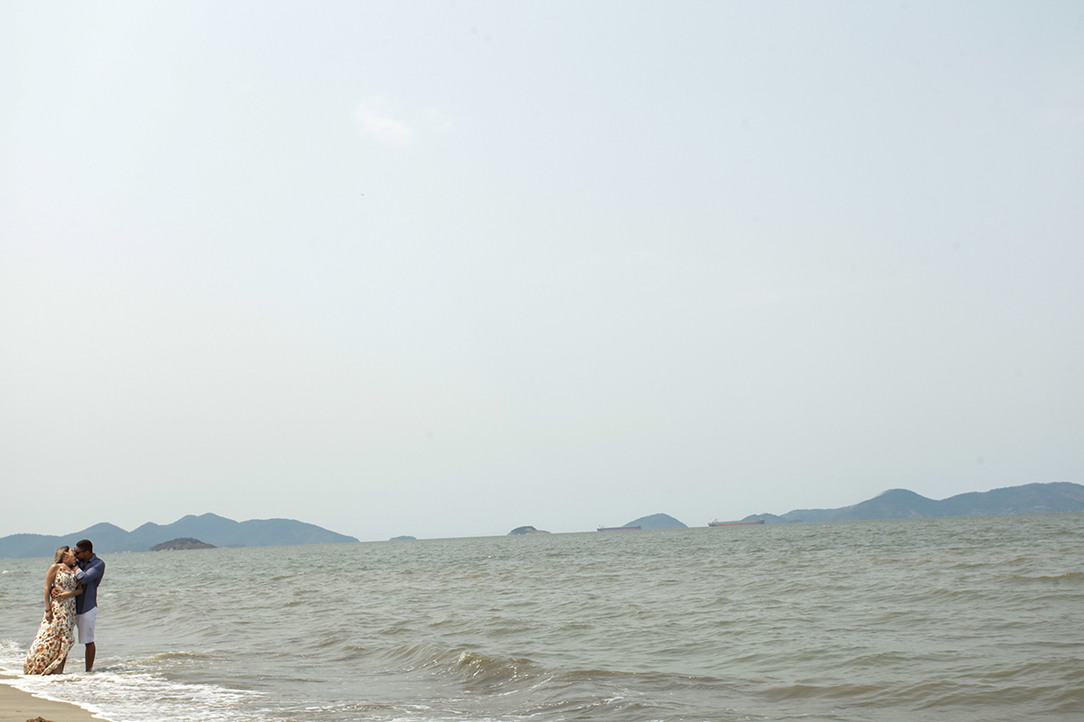 ensaio de casal em frente o mar fotografo fabio doria