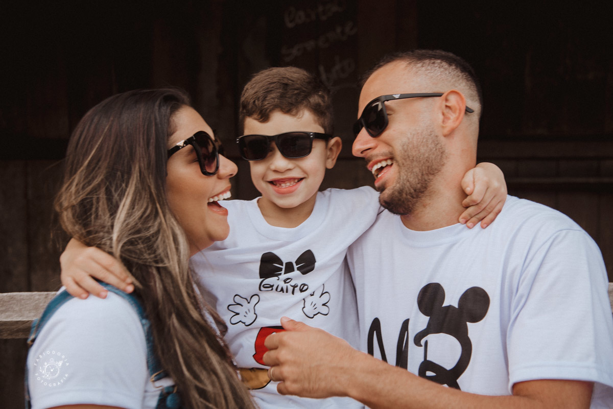 Ensaio externo de casal pré-wedding com filho - Praia da Reserva, Recreio dos bandeirantes, Grumari - Melhor fotógrafo do rio de janeiro Fabio Doria 