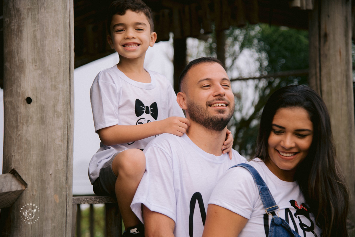 Ensaio externo de casal pré-wedding com filho - Praia da Reserva, Recreio dos bandeirantes, Grumari - Melhor fotógrafo do rio de janeiro Fabio Doria 