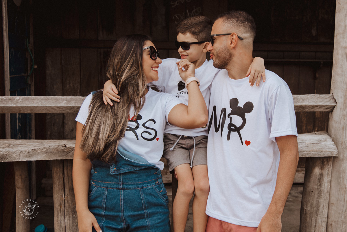 Ensaio externo de casal pré-wedding com filho - Praia da Reserva, Recreio dos bandeirantes, Grumari - Melhor fotógrafo do rio de janeiro Fabio Doria 