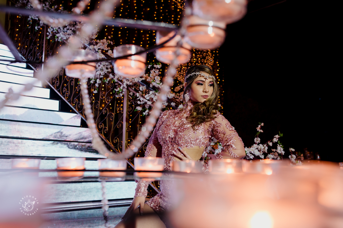 festa de 15 anos, escada led com fotos | Salão Ballrrom Solarium | Fotógrafo Fabio Doria o melhor do Rio de Janeiro