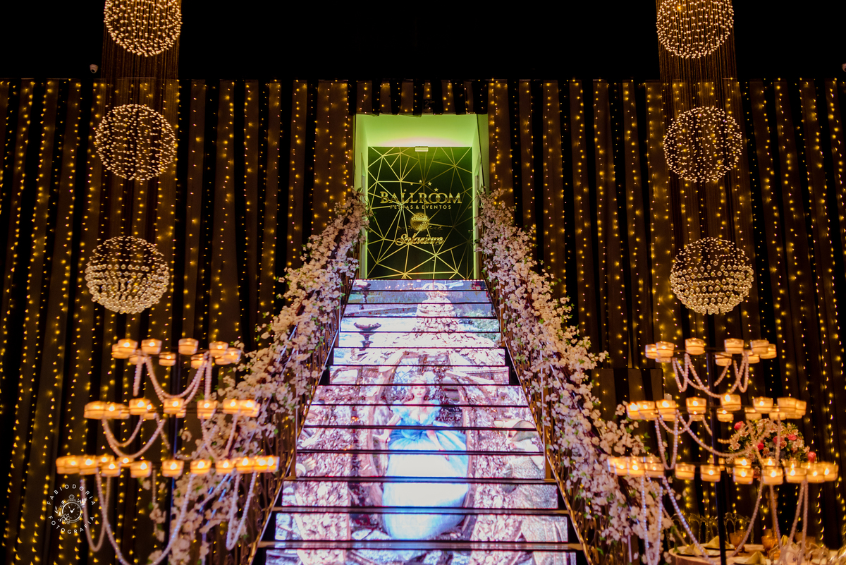 Tema Cinderela festa de 15 anos, escada led | Salão Ballrrom Solarium | Fotógrafo Fabio Doria o melhor do Rio de Janeiro