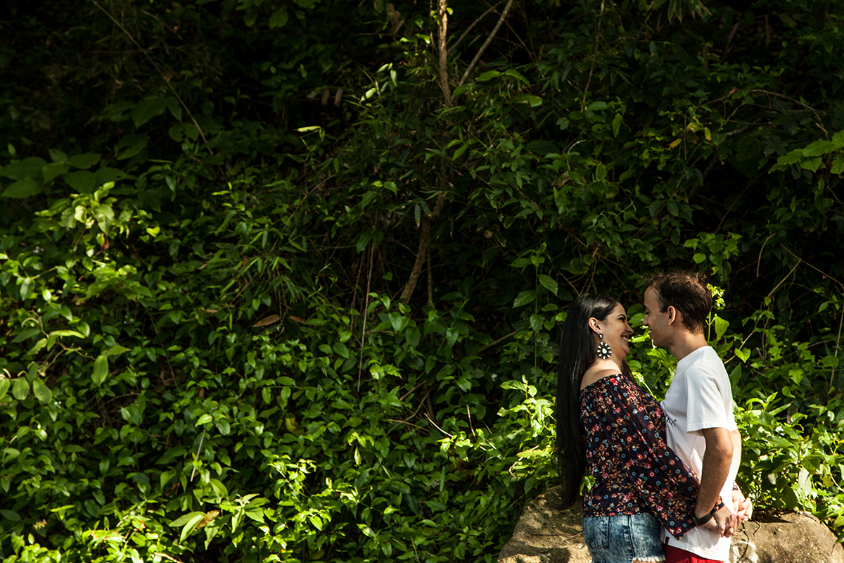 foto em ensaio externo na floresta de grumari com fabio doria