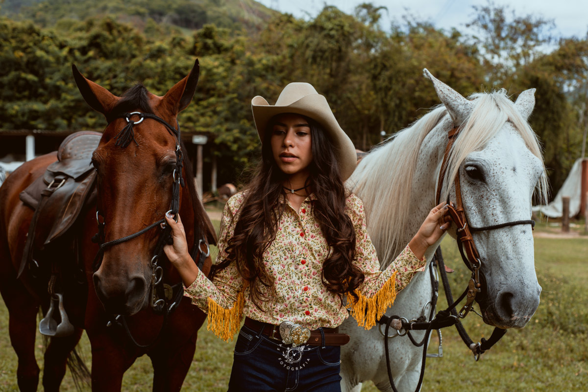 look para ensaio externo 15 anos em sítio com cavalo - Fotógrafo Fabio Doria o melhor do Rio de Janeiro