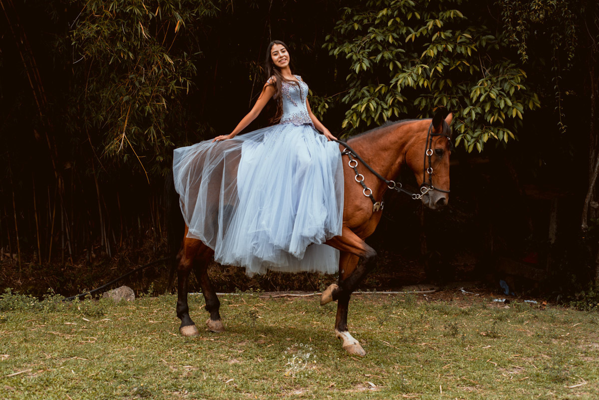 Ensaio externo 15 anos em sítio com cavalo - Fotógrafo Fabio Doria o melhor do Rio de Janeiro