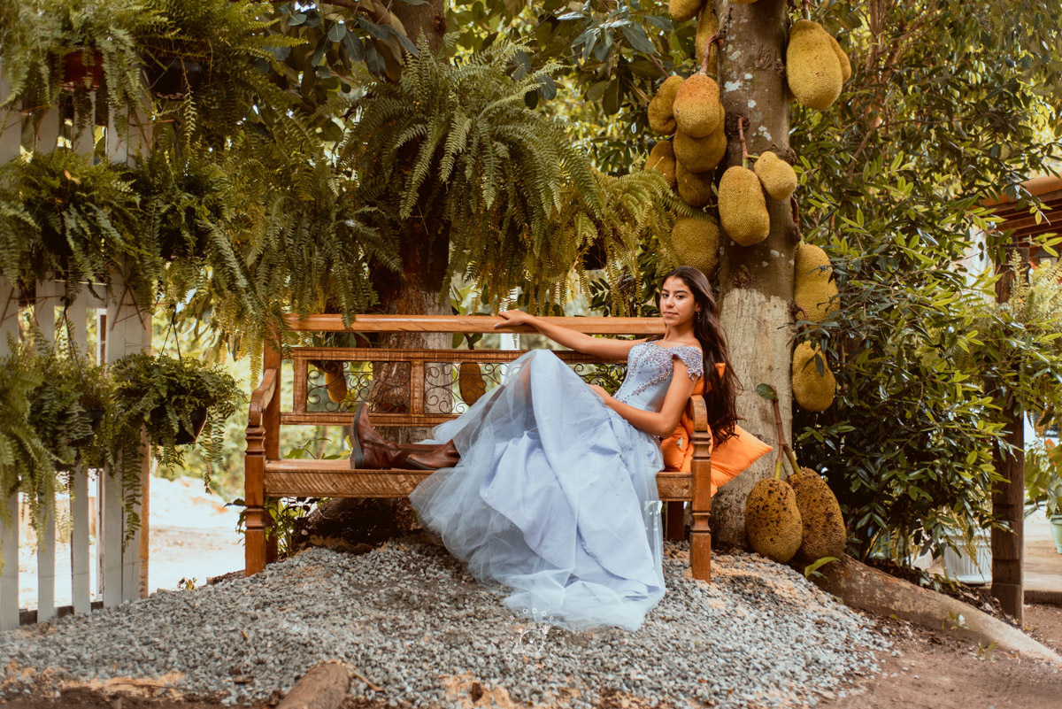 Ensaio externo 15 anos em sítio com vestido de princesa e bota - Fotógrafo Fabio Doria o melhor do Rio de Janeiro