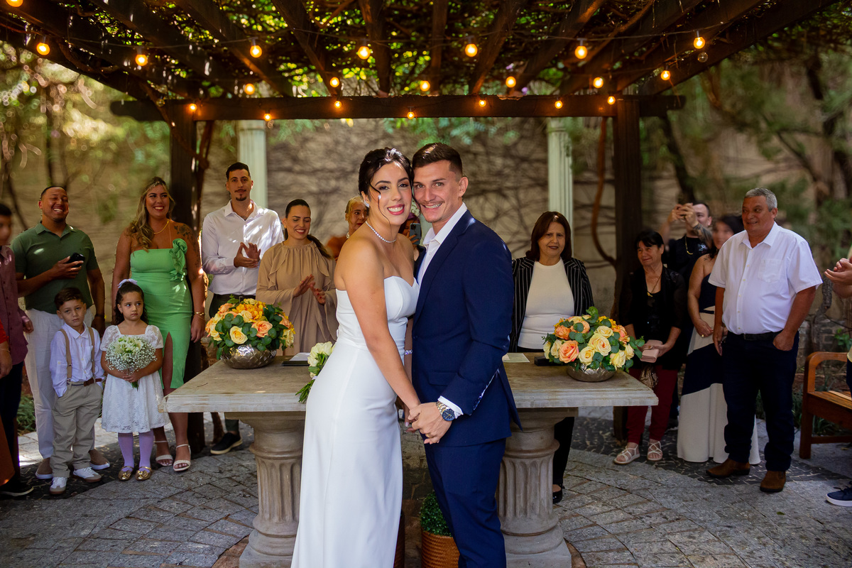 Fotógrafo de casamento em Ribeirão Preto registra momentos emocionantes do casamento de Larissa e Diego com fotos espontâneas, naturais e cheias de sentimento.