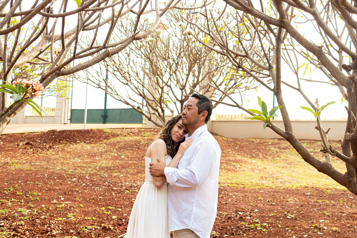 Ensaio pré-wedding em Ribeirão Preto realizado no Parque Olhos D’Água. Fotos românticas, naturais e cheias de emoção, capturadas por fotógrafo profissional especializado em casamentos e ensaios de casal ao ar livre.