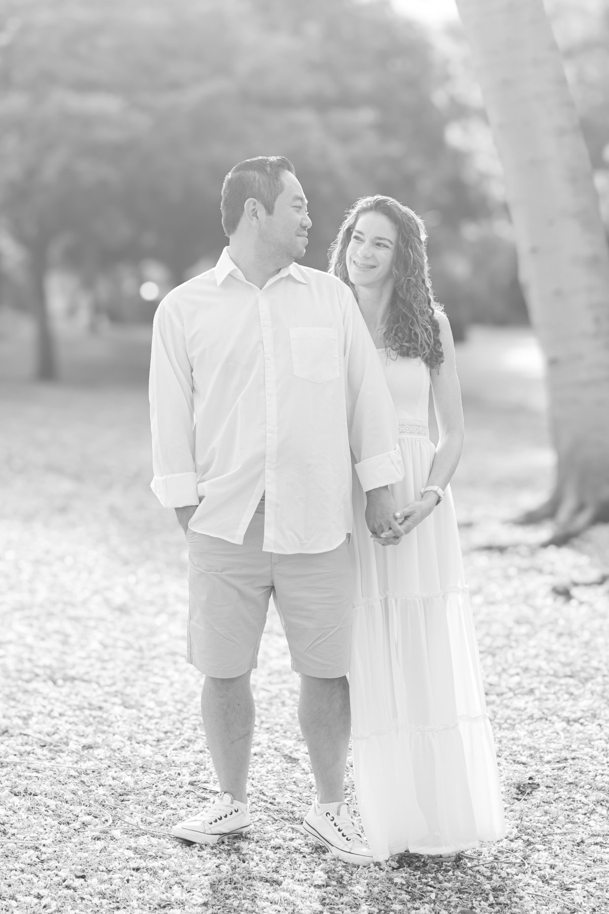 Ensaio pré-wedding em Ribeirão Preto realizado no Parque Olhos D’Água. Fotos românticas, naturais e cheias de emoção, capturadas por fotógrafo profissional especializado em casamentos e ensaios de casal ao ar livre.