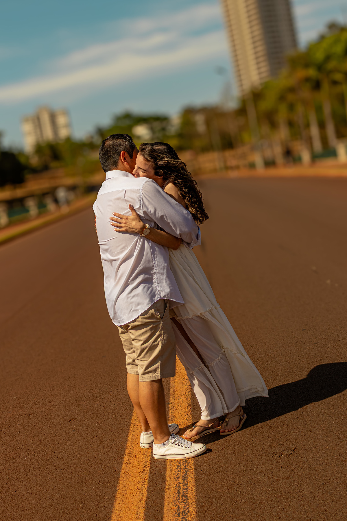 Ensaio pré-wedding em Ribeirão Preto realizado no Parque Olhos D’Água. Fotos românticas, naturais e cheias de emoção, capturadas por fotógrafo profissional especializado em casamentos e ensaios de casal ao ar livre.