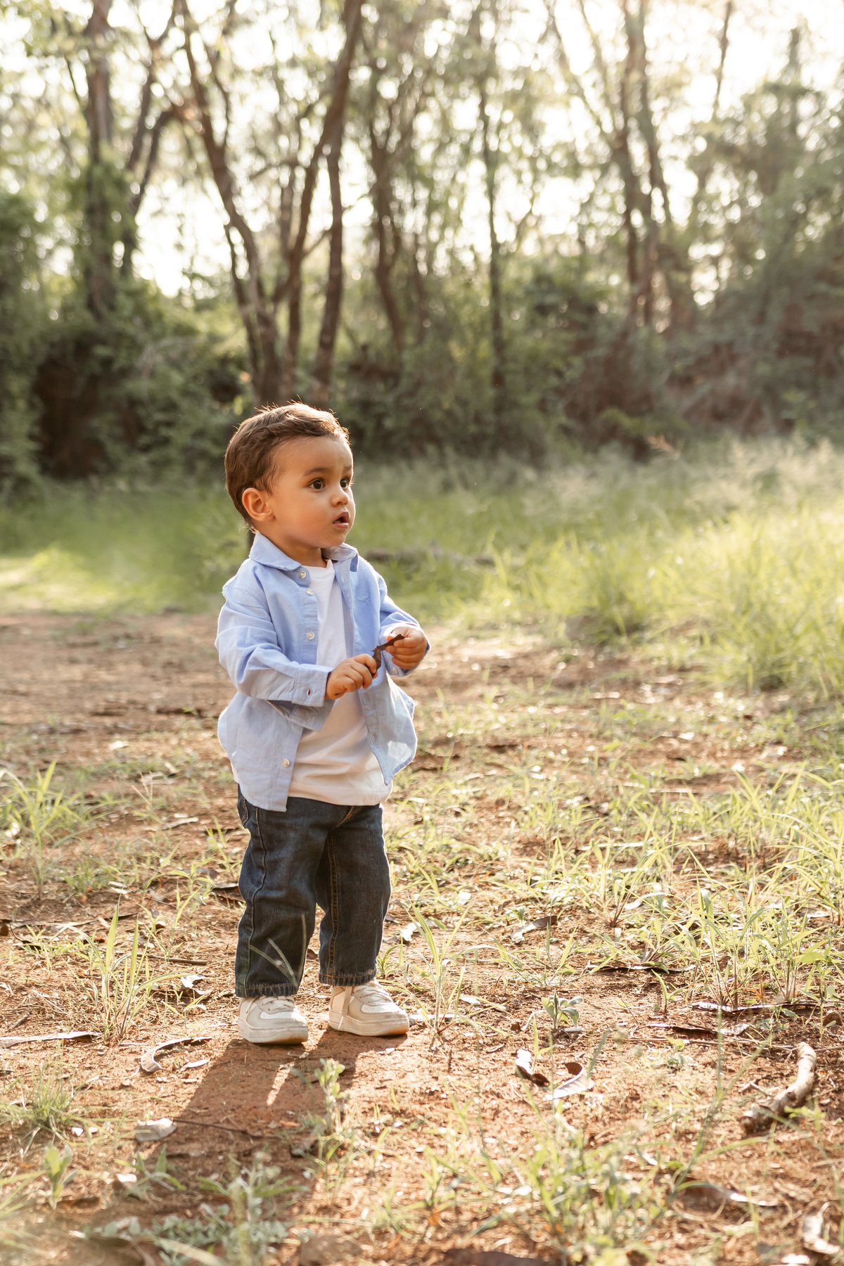 Fotos de gestante em Ribeirão Preto no Parque Curupira. O carinho de Erika e Vitor à espera do pequeno João. Ensaio de família emocionante e leve na natureza. Agende seu ensaio gestante e eternize essa fase única!