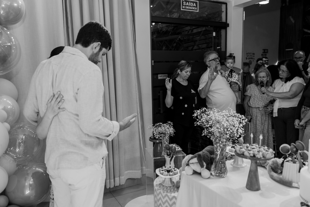 Fotografia de aniversário infantil de 1 ano em Ribeirão Preto. Cobertura completa de festa de aniversário com tema afetuoso, decoração e fotos da família.