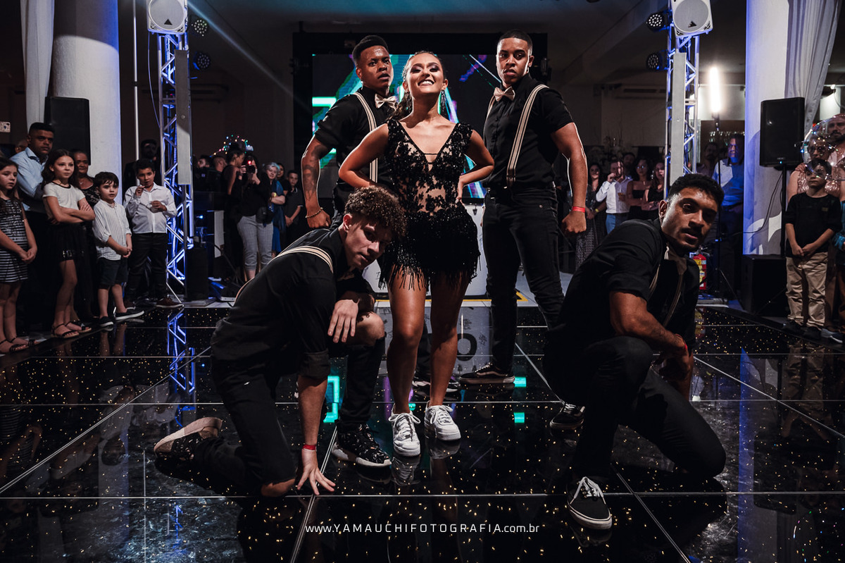 Fotógrafo de festa de 15 anos na dança