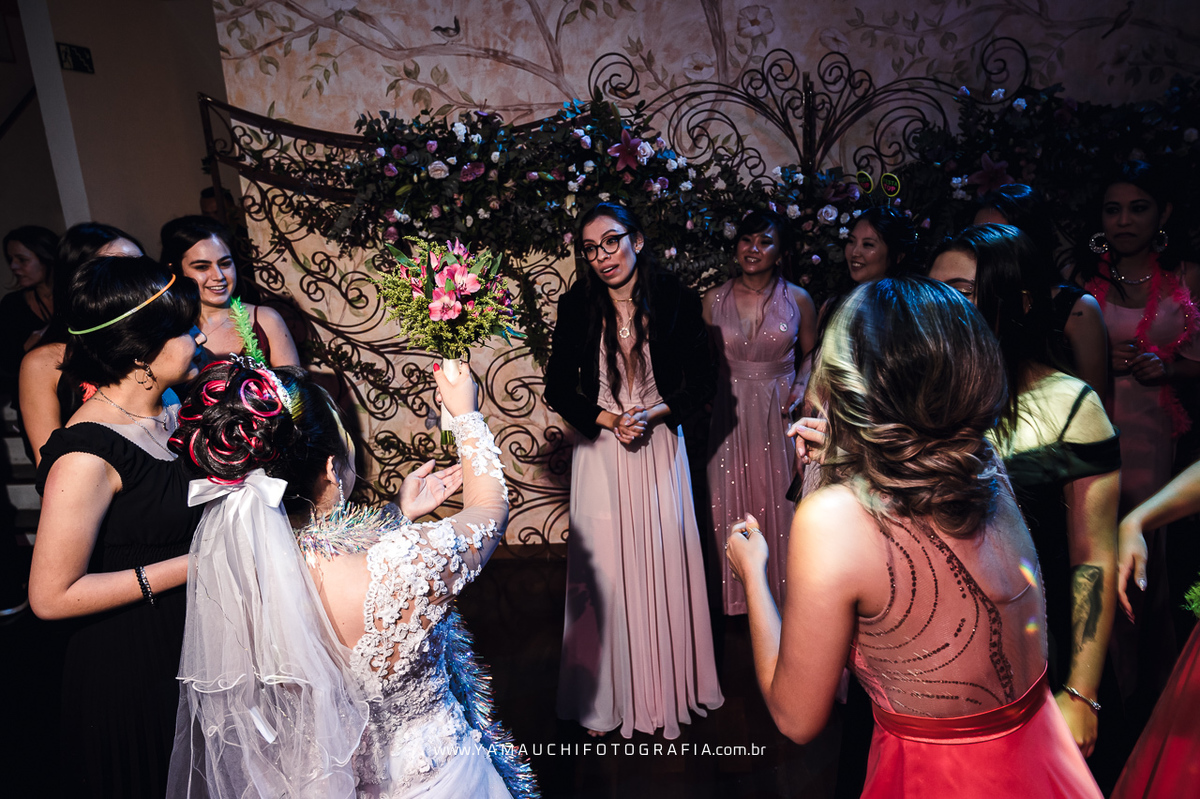 Pedido de casamento na hora do buque